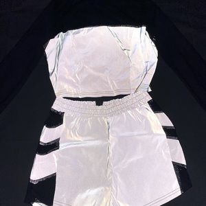 Stunning ultra-reflective combo with sheer sleeves